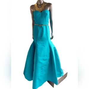 □$6,000 OSCAR DE LA RENTA OCEAN BLUE SILK LONG RUNWAY GOWN US 10
